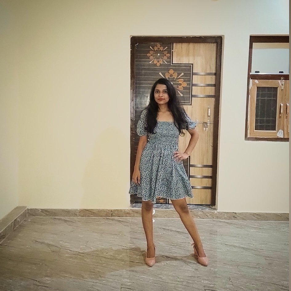 Akanksha Moghe is from a small city Gwalior where people didn’t know about Influencer marketing, and she belong to a middle-class family.