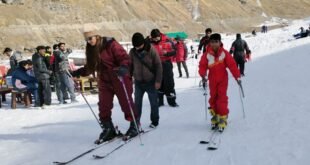 "Himachal Pradesh Chief Minister Initiates Friendly Approach Towards Drunken Tourists, Promotes Winter Carnival"