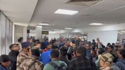 "Passenger Protests Erupt at Delhi Airport as IndiGo Cancels Flights Amid Weather Woes"