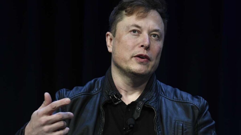 Elon Musk Accuses WhatsApp of Exporting User Data; CEO Denies Claims