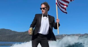 Elon Musk Teases Mark Zuckerberg Over Viral July 4th Surf Video