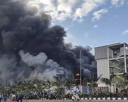 
"Fire Erupts at Tata Electronics Factory in Tamil Nadu, No Casualties Reported"