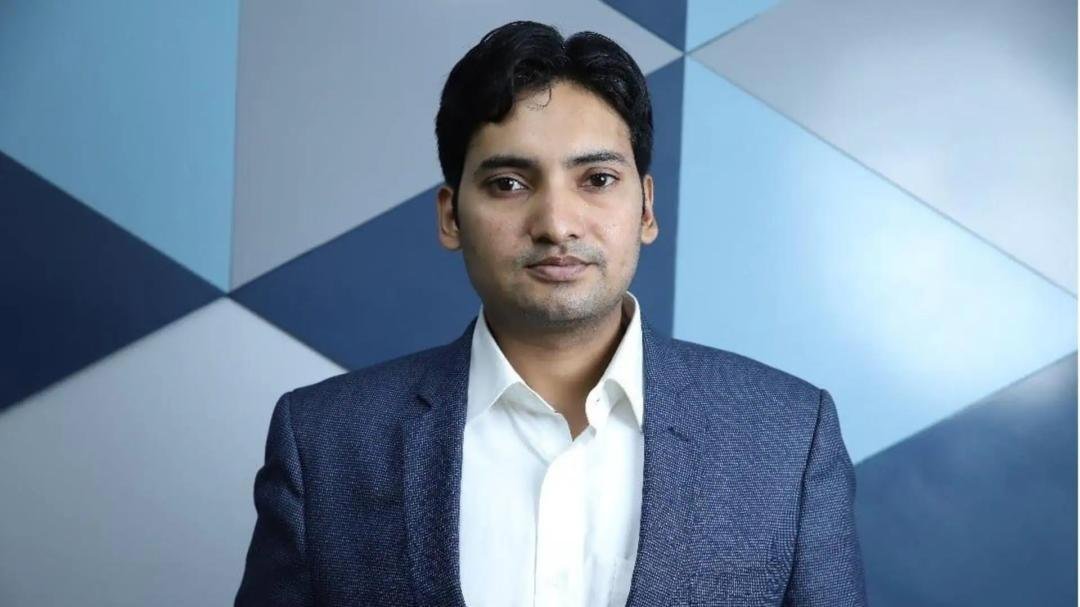 Nishant Pitti Steps Down as EaseMyTrip CEO, Brother Rikant Pittie to ...