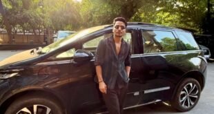 The Face Behind Versatility: Ranjan Singhaniya Receives Industry Recognition.